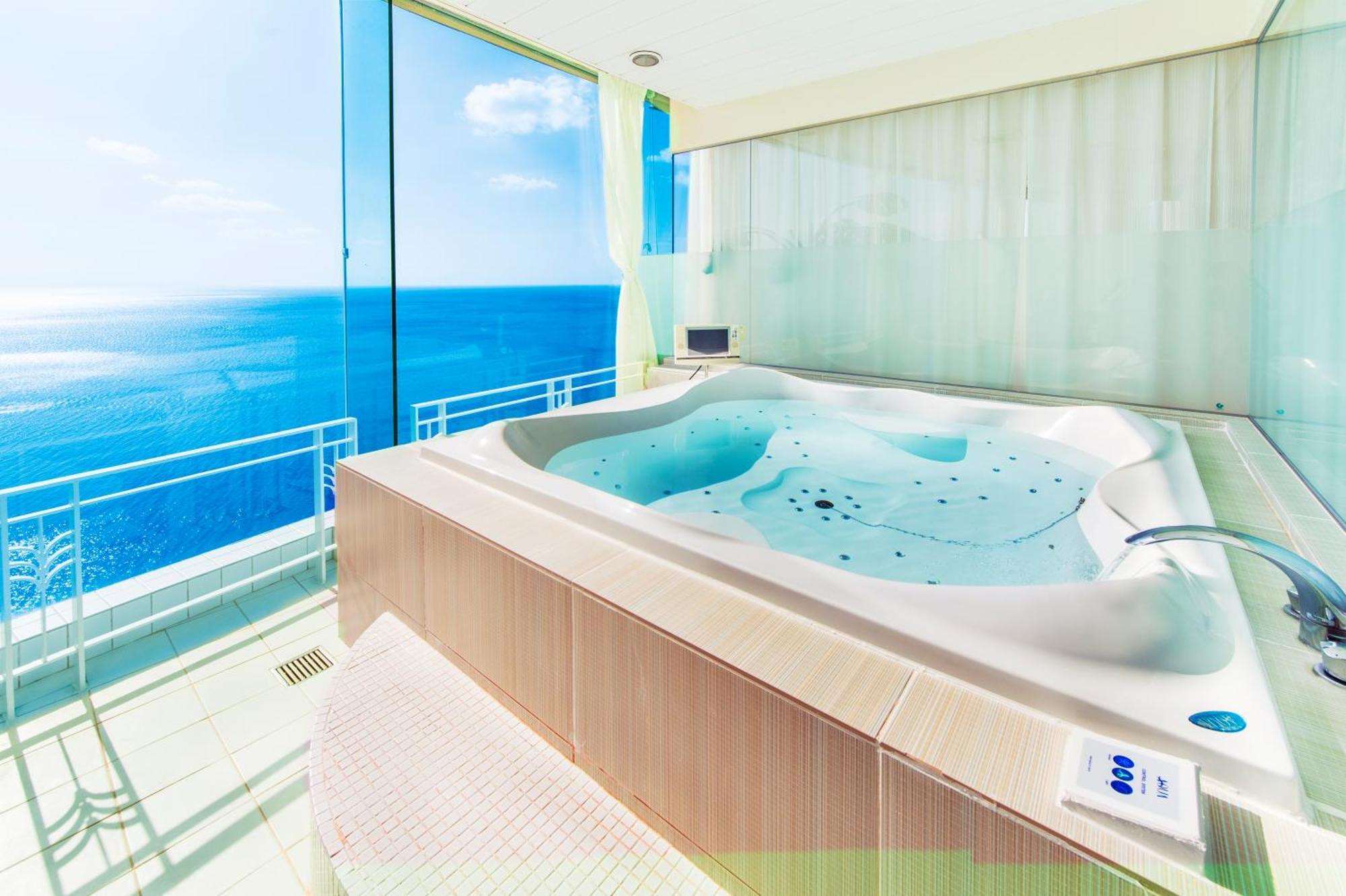 Nagasaki Chapel Coconuts Hotel ＆Resort Isahaya Екстериор снимка