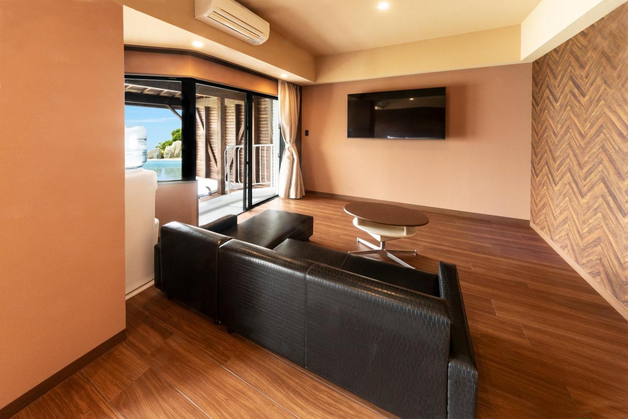Nagasaki Chapel Coconuts Hotel ＆Resort Isahaya Екстериор снимка