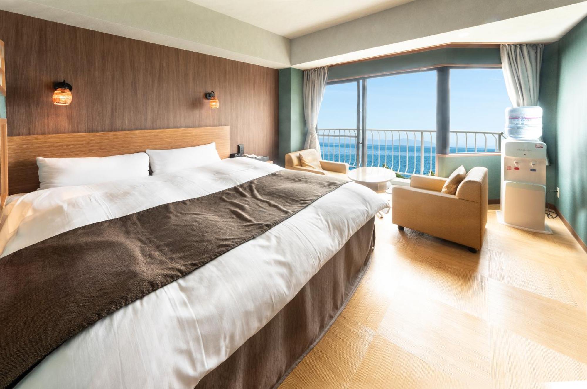 Nagasaki Chapel Coconuts Hotel ＆Resort Isahaya Екстериор снимка