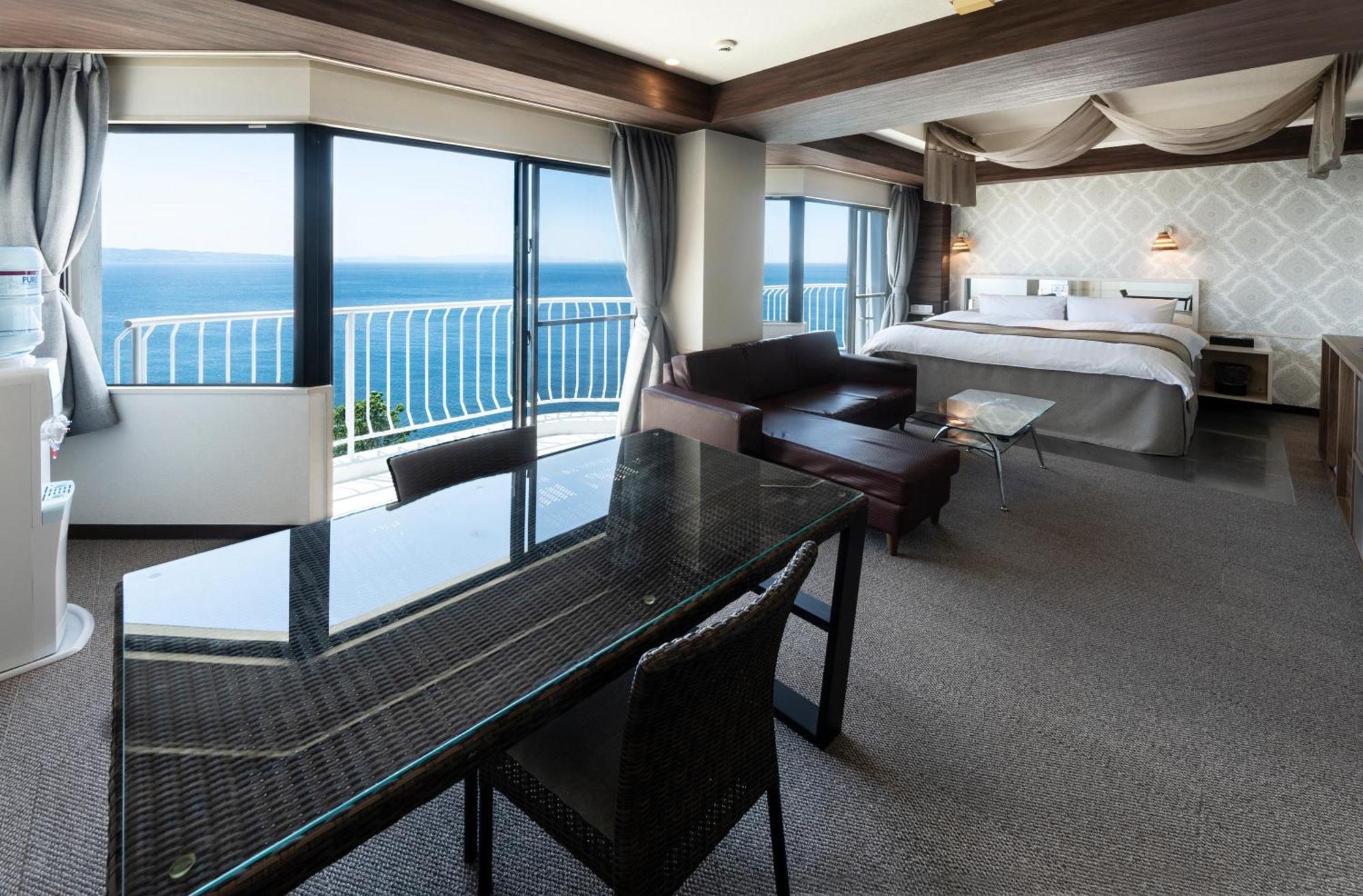 Nagasaki Chapel Coconuts Hotel ＆Resort Isahaya Екстериор снимка