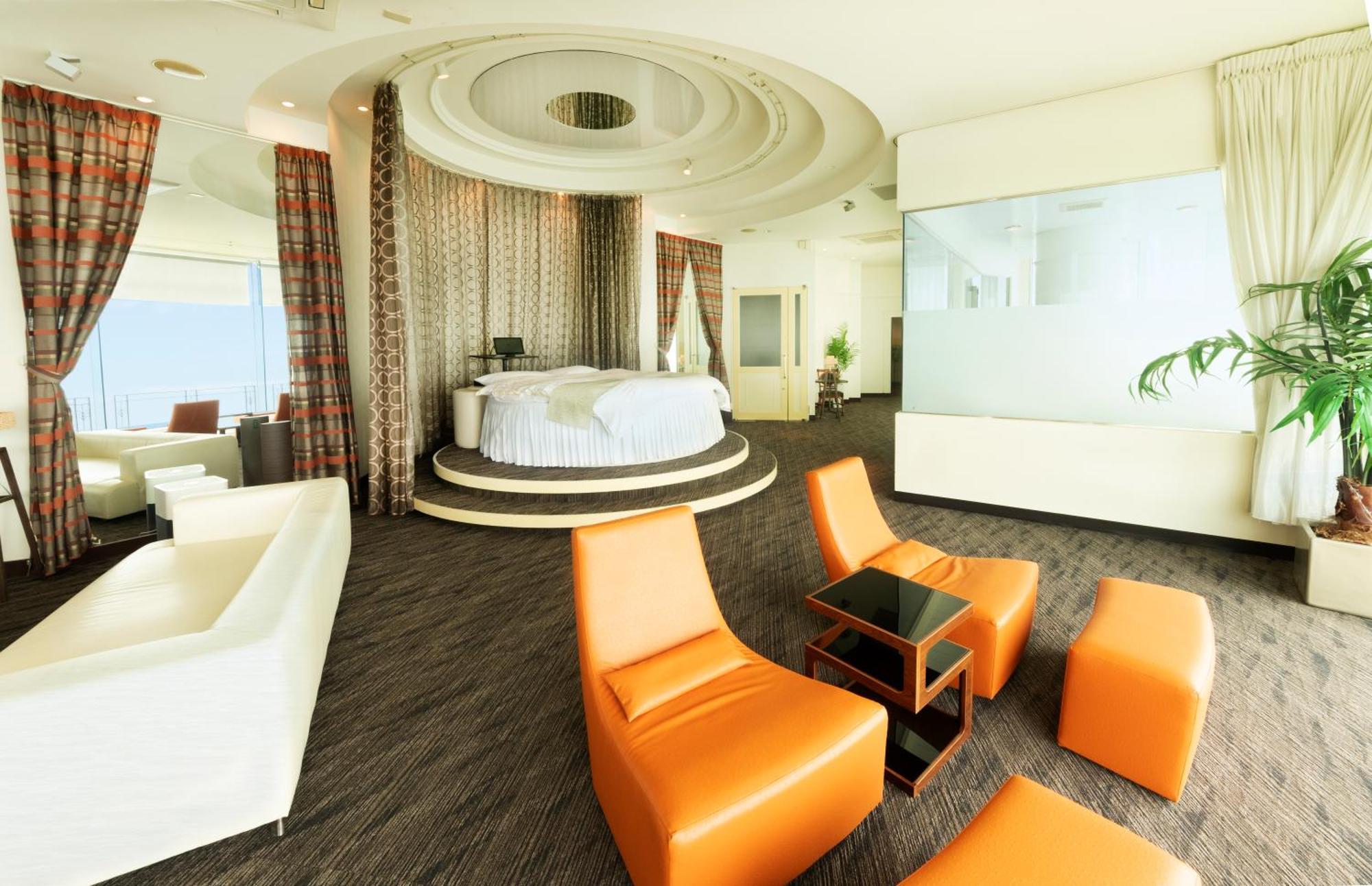 Nagasaki Chapel Coconuts Hotel ＆Resort Isahaya Екстериор снимка