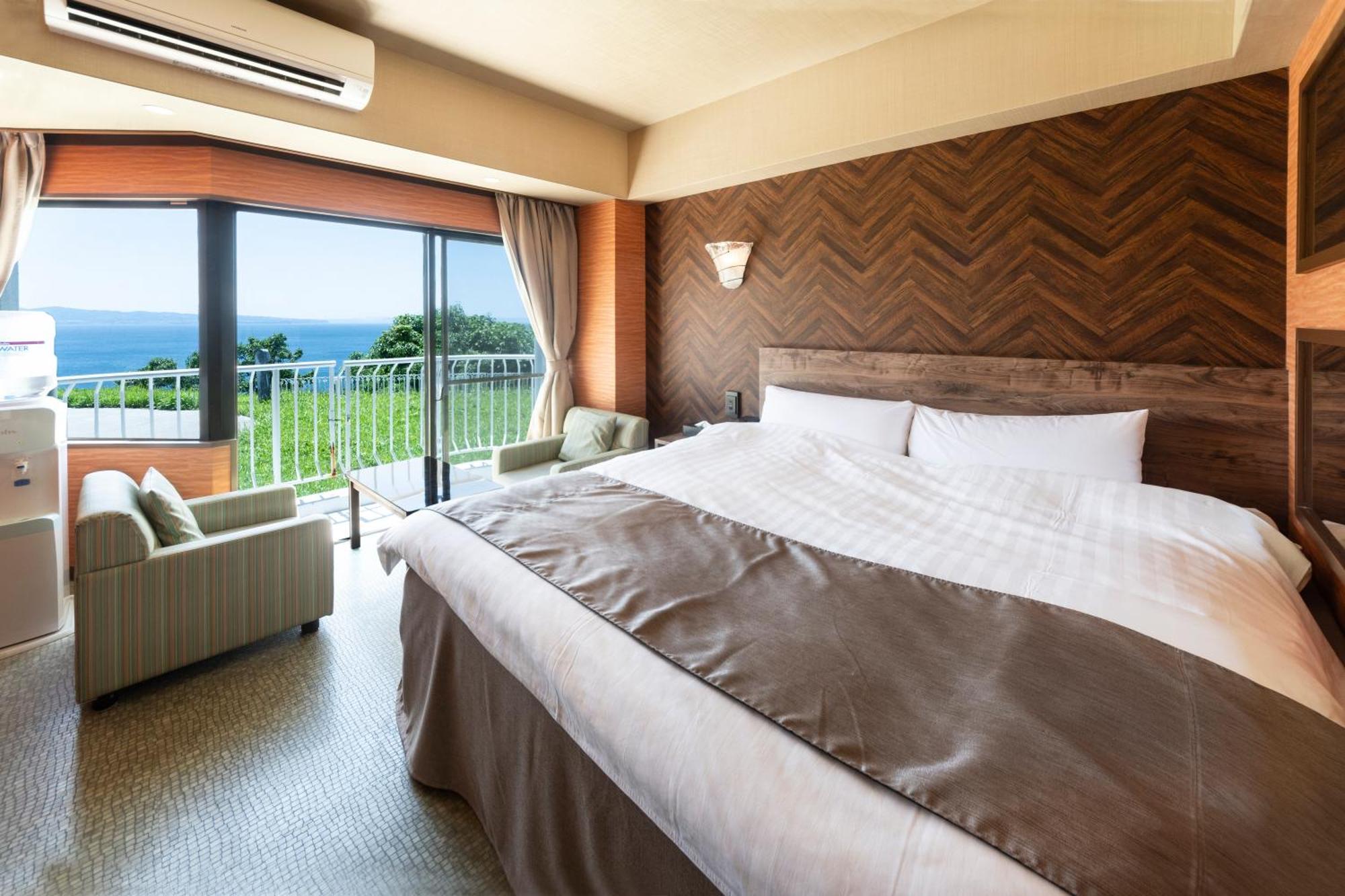 Nagasaki Chapel Coconuts Hotel ＆Resort Isahaya Екстериор снимка
