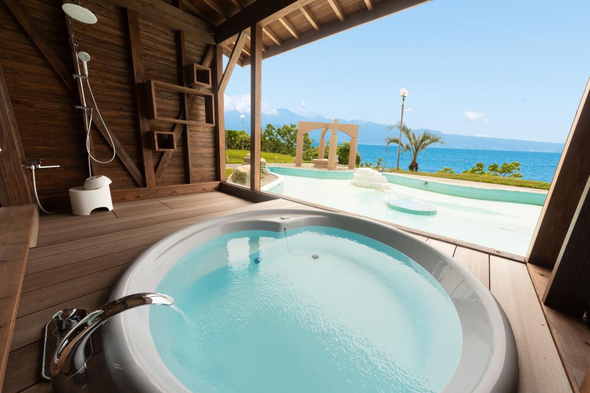 Nagasaki Chapel Coconuts Hotel ＆Resort Isahaya Екстериор снимка